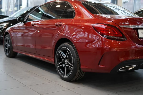 Mercedes Classe W205 di colore rosso 2019 — Foto Stock