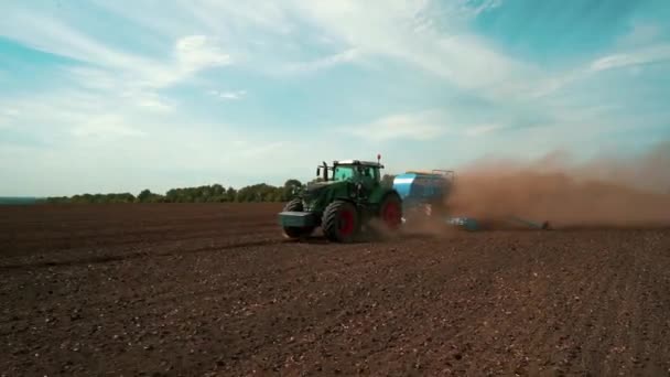 Spring penabur traktor Fendt 936 lahan pertanian diproses — Stok Video