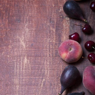 Meyve kopya alanı koyu ahşap tablo