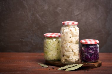 Lahana turşusu fermente lahana var. Rusya gibi bazı ülkelerde tipik fermente gıda. Polonya veya Almanca. Bu haşlanmış bigos ana madde olduğunu