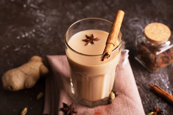 Chai Thé Aromatisé Préparé Brassant Thé Noir Avec Des Épices — Photo