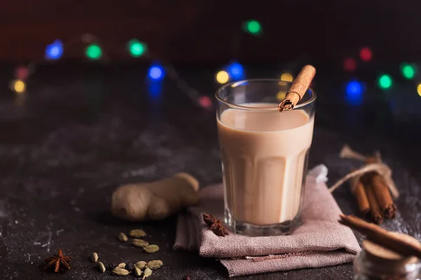 Smaksatt Chai Gjort Genom Att Brygga Svart Med Aromatiska Kryddor — Stockfoto