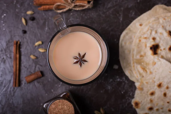 Smaksatt Chai Gjort Genom Att Brygga Svart Med Aromatiska Kryddor — Stockfoto