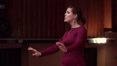 koro iletken performans sırasında