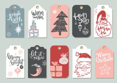 Noel ve yeni yıl sevimli hazır kullanımlı Hediyelik Etiketler topluluğu. Retro tasarımı. Letterings, Noel Baba, hediye kutuları, ağaçlar, yıldız.