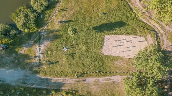 Bir Yaz Parkta Piknik Insanlar Havadan Görünümü — Stok fotoğraf
