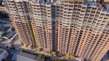 Bina İnşaat vinçleri ile havadan görünümü