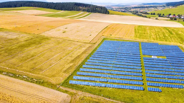 Luchtzicht Zonnecentrale Industriële Achtergrond Van Het Thema Hernieuwbare Hulpbronnen — Stockfoto