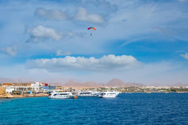 gün batımında naama Körfezi, Kızıldeniz ve motor yatlar, sharm el sheikh, Mısır