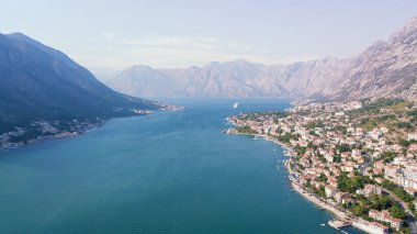 Eski şehir ve Kotor, Karadağ için büyük gemi Üstten Görünüm
