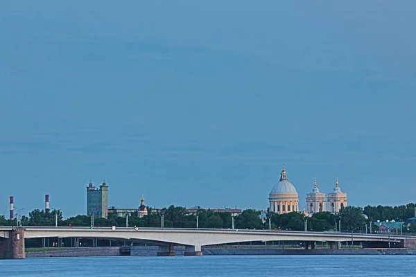 Вид Свято Александро Невскую Лавру Мост Александра Невского Санкт Петербурге — стоковое фото