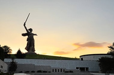 Volgograd, Rusya Federasyonu - 11 Temmuz 2018: Anavatan çağrılarda Volgograd, Stalingrad savaş dünya, anma karmaşık bir kadında en yüksek heykeli Mamayev Kurgan adlı heykel görüntüleyin