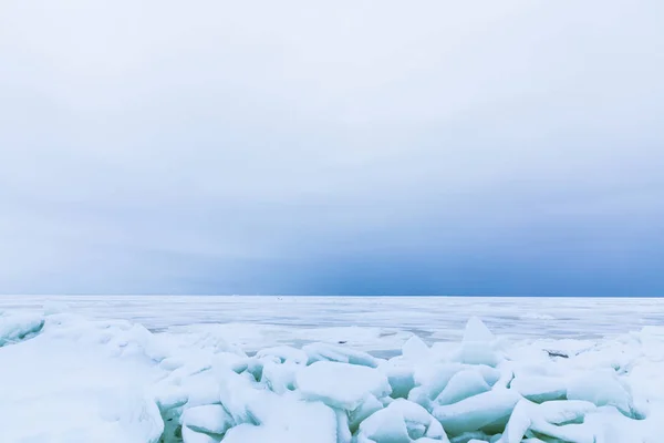 Golfo Invernale Del Mare Coperto Neve Ghiaccio Bianco Blu Bellissimo — Foto Stock