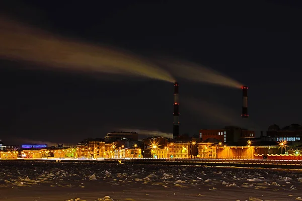 Central Térmica Nocturna Invierno Dique Del Río Neva San Petersburgo — Foto de Stock