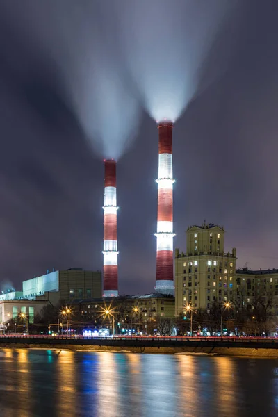 Visão Noturna Noturna Usina Térmica Dique Rio Moskva Moscou Rússia — Fotografia de Stock