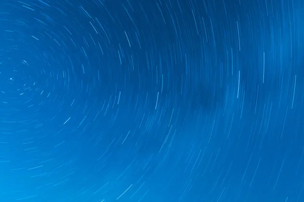 Antecedentes Trilha Estelar Redonda Circular Trajetória Céu Noturno Azul Claro — Fotografia de Stock