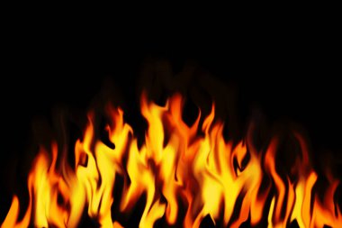 alevler siyah arkaplanda