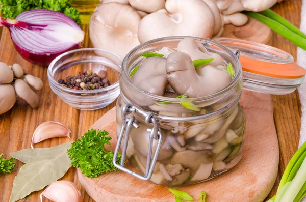 Marinierte Austernpilze Mit Gewürzen Glas — Stockfoto