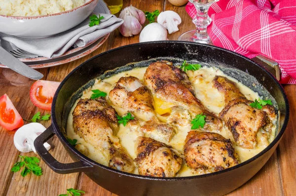 Krema soslu mantarlı tavuk