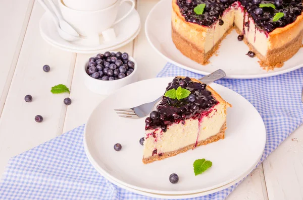 Νόστιμη Κρέμα Cheesecake Λεμόνι Ξύσμα Και Μαρμελάδα Βατόμουρο — Φωτογραφία Αρχείου