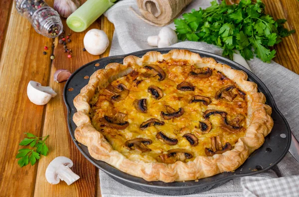 Quiche Puff Pastry Leek Meat Mushrooms Rustic Style — Stock Photo, Image