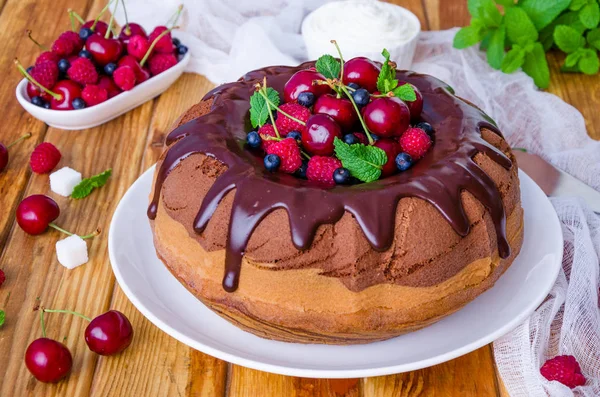 Marble Cream Cake Chocolate Glaze Fresh Berries Whipped Cream Mint — Stock Fotó