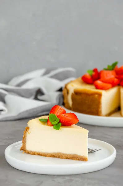 Homemade Cheesecake New York Fresh Strawberries White Plate Coffee Gray — Stock Photo, Image