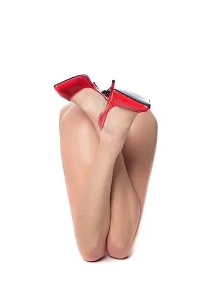 Bela Mulher Pernas Calcinha Vermelha Fundo Branco — Fotografia de Stock