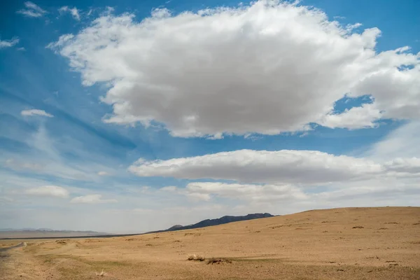 Estepa salvaje de Mongolia Imágenes De Stock Sin Royalties Gratis