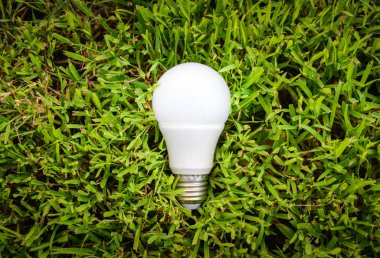 Ampul led aydınlatma ile çim katta