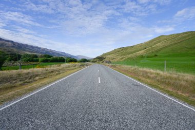 Yeni Zelanda Southland vadide yol