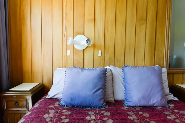 Подушка Кровати Лампа — стоковое фото