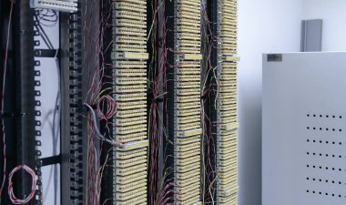 PABX telefon santralleri, teller arasındaki devre kartı
