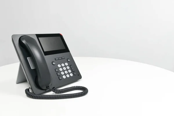 Svart Telefon Office Phone Vita Bordet Mötesrummet — Stockfoto