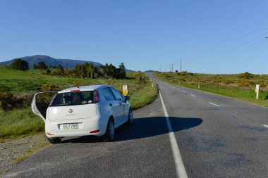 Christchurch / Yeni Zelanda - 31 Ekim 2017: Temmuz araba kiralama parkı yol yerinde