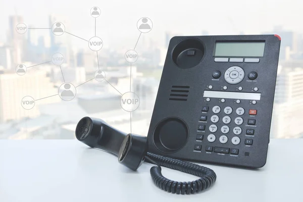 IP-telefoon met pictogram voor het concept van de telefoon verbonden met multi Devic — Stockfoto