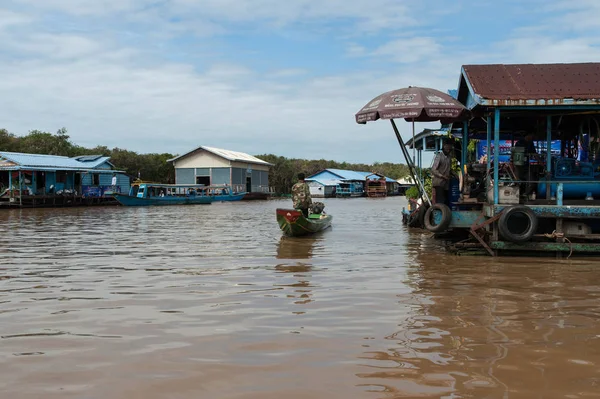 Barco Zancos Lago Tonle Sap — Foto de Stock