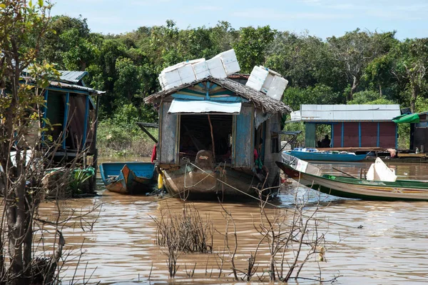 Barcos Casas Flotantes Lago Tonle Sap — Foto de Stock