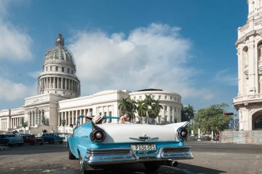 Capitolio 'da eski Amerikan arabası