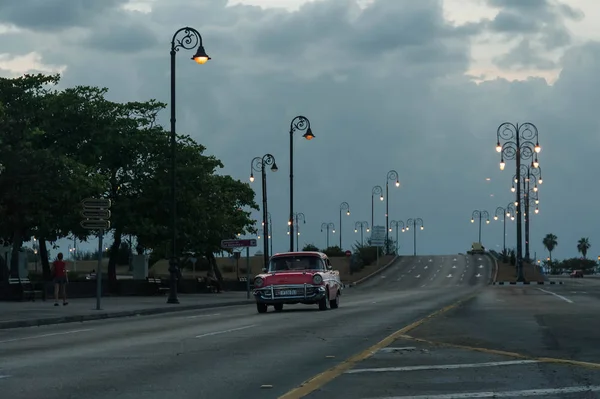 American Car Sunset Habana — стоковое фото