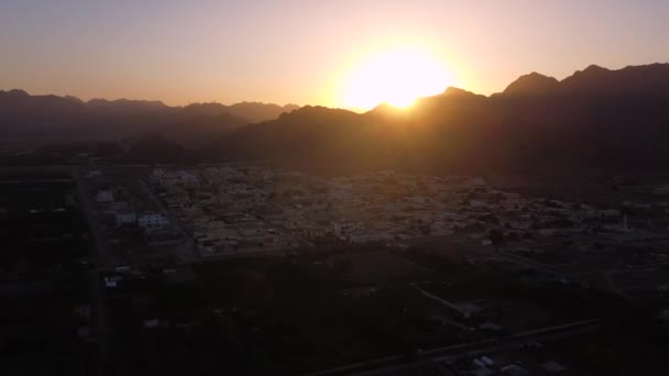 Захід сонця у горах — стокове відео
