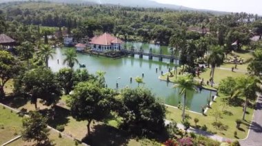 Bali 'deki su tapınağı 