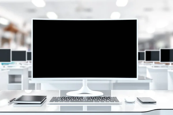 Çalışma masası ile Pc boş ekran kırpma yolunu ve mock-up metni, 3d render ile seçici odak ile.