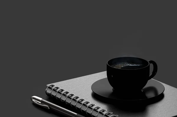 Café Negro Taza Negra Cuaderno Lado Pluma Copiar Espacio Para —  Fotos de Stock