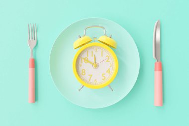 Mavi-yeşil tabakta sarı saat 