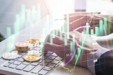Modern bir takas yöntemi. Bitcoin küresel ekonomi piyasasında uygun bir ödemedir. Sanal dijital para birimi ve finansal yatırım ticaret kavramı. Altın bitcoin arka planına sahip soyut kripto para birimi.