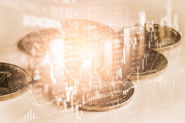 Modern bir takas yöntemi. Bitcoin küresel ekonomi piyasasında uygun bir ödemedir. Sanal dijital para birimi ve finansal yatırım ticaret kavramı. Altın bitcoin arka planına sahip soyut kripto para birimi.