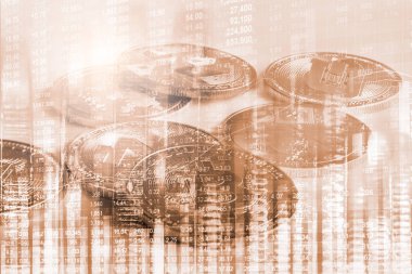 Modern bir takas yöntemi. Bitcoin küresel ekonomi piyasasında uygun bir ödemedir. Sanal dijital para birimi ve finansal yatırım ticaret kavramı. Altın bitcoin arka planına sahip soyut kripto para birimi.