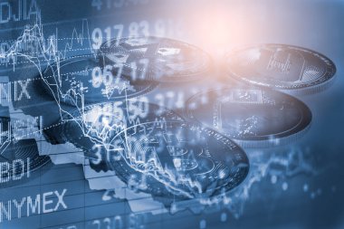 Modern bir takas yöntemi. Bitcoin küresel ekonomi piyasasında uygun bir ödemedir. Sanal dijital para birimi ve finansal yatırım ticaret kavramı. Altın bitcoin arka planına sahip soyut kripto para birimi.