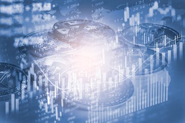 Modern bir takas yöntemi. Bitcoin küresel ekonomi piyasasında uygun bir ödemedir. Sanal dijital para birimi ve finansal yatırım ticaret kavramı. Altın bitcoin arka planına sahip soyut kripto para birimi.